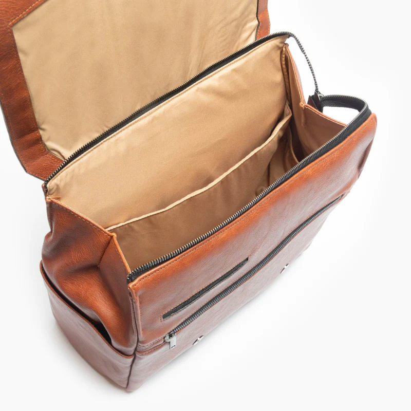 Cambridge Messenger Bag - Image 13