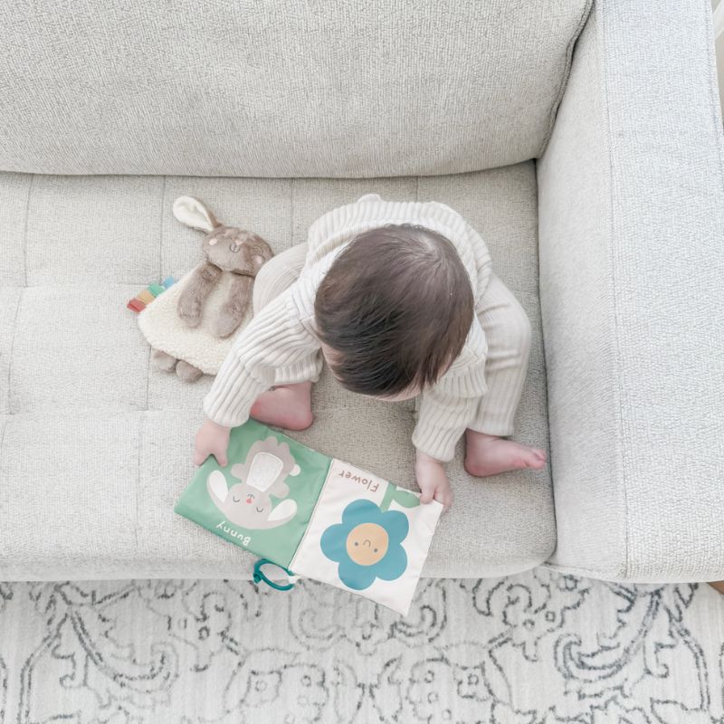 Itzy Learn & Snuggle Gift Set - Image 7