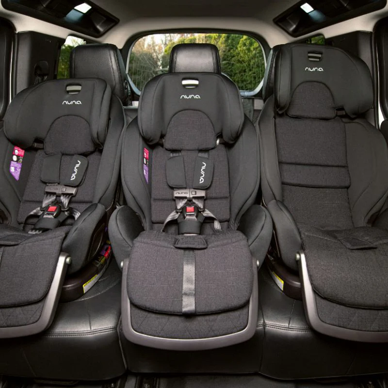 ROYL Harnessed Booster Car Seat - Caviar - Image 11