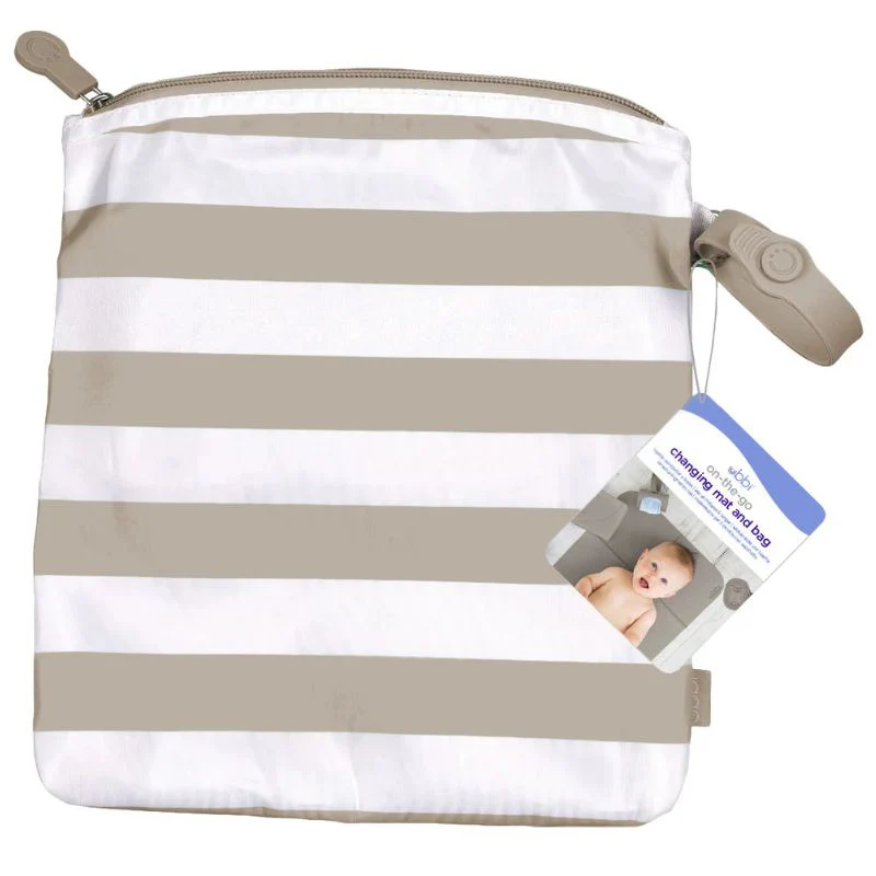 Changing Mat & Bag - Image 9