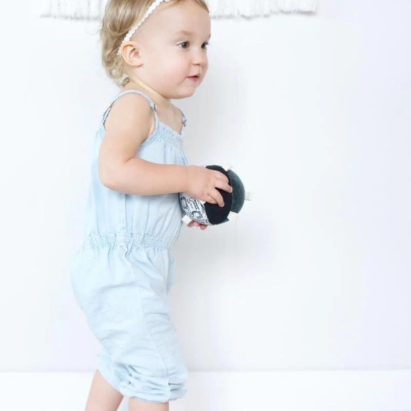 Taggy Ball With Rattle - Image 8