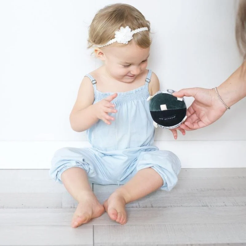 Taggy Ball With Rattle - Image 9